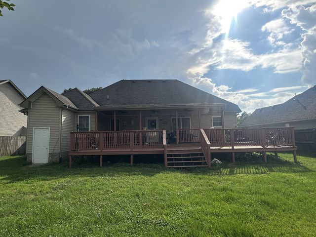 153 Foxrun, Springfield, TN 37172