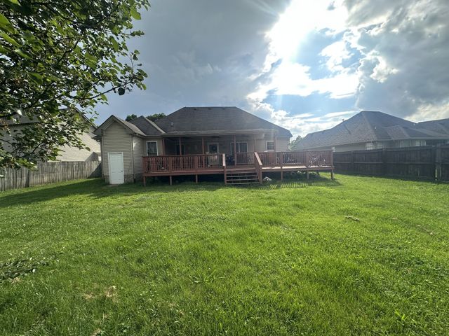 153 Foxrun, Springfield, TN 37172