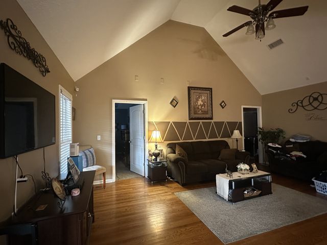 153 Foxrun, Springfield, TN 37172