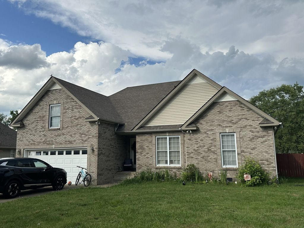153 Foxrun, Springfield, TN 37172