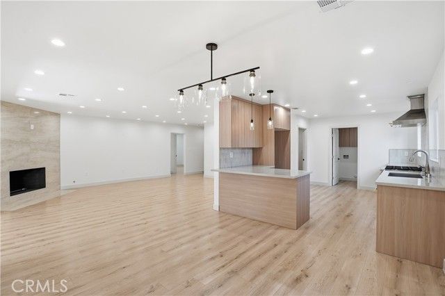 12952 Elkwood, North Hollywood (los Angeles), CA 91605