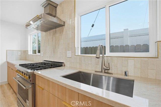 12952 Elkwood, North Hollywood (los Angeles), CA 91605