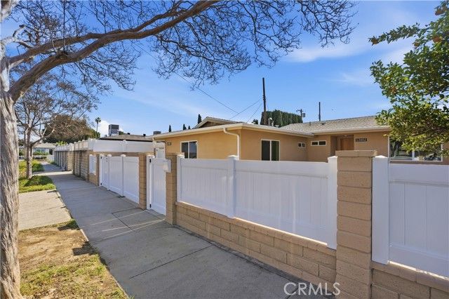 12952 Elkwood, North Hollywood (los Angeles), CA 91605