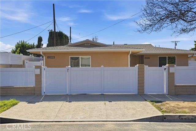 12952 Elkwood, North Hollywood (los Angeles), CA 91605