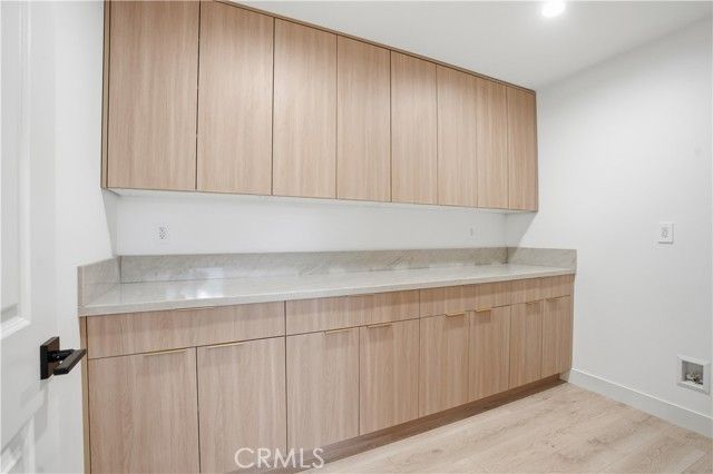 12952 Elkwood, North Hollywood (los Angeles), CA 91605