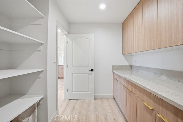 12952 Elkwood, North Hollywood (los Angeles), CA 91605