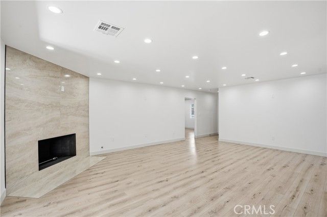 12952 Elkwood, North Hollywood (los Angeles), CA 91605