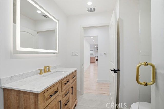 12952 Elkwood, North Hollywood (los Angeles), CA 91605