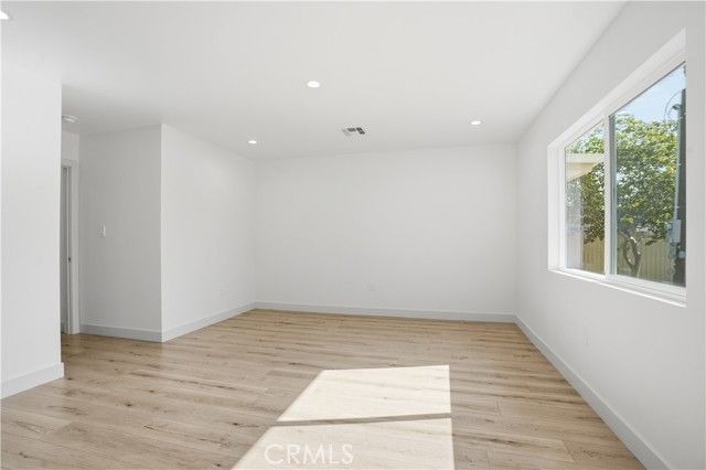 12952 Elkwood, North Hollywood (los Angeles), CA 91605