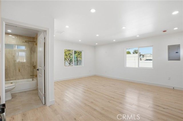 12952 Elkwood, North Hollywood (los Angeles), CA 91605