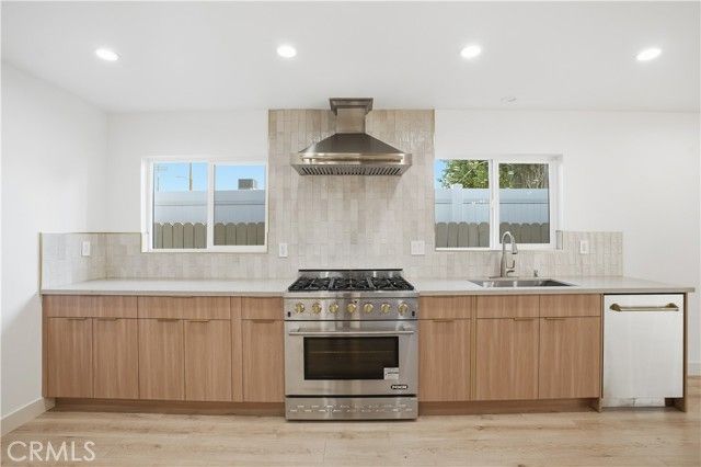 12952 Elkwood, North Hollywood (los Angeles), CA 91605