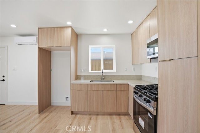 12952 Elkwood, North Hollywood (los Angeles), CA 91605