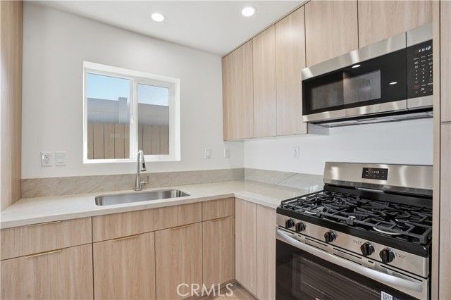 12952 Elkwood, North Hollywood (los Angeles), CA 91605