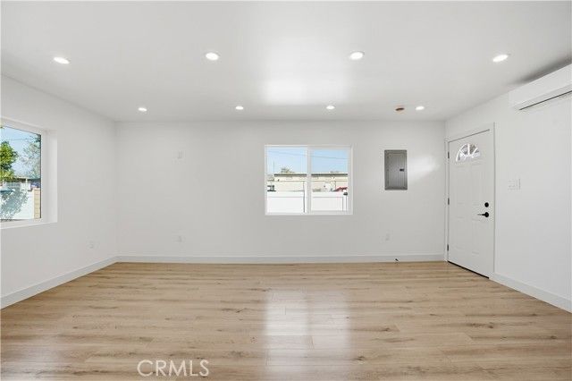 12952 Elkwood, North Hollywood (los Angeles), CA 91605