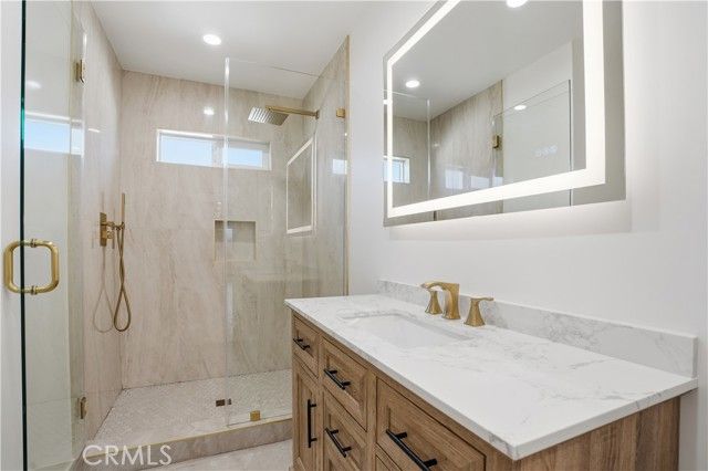 12952 Elkwood, North Hollywood (los Angeles), CA 91605