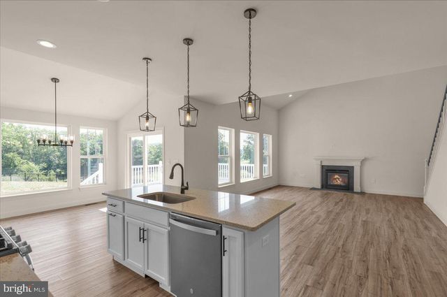 331 CHATSWORTH CT, Reading, PA 19608
