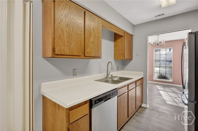 6 N Nicholson Circle, Savannah, GA 31419