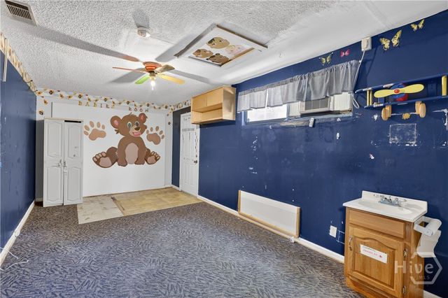 6 N Nicholson Circle, Savannah, GA 31419