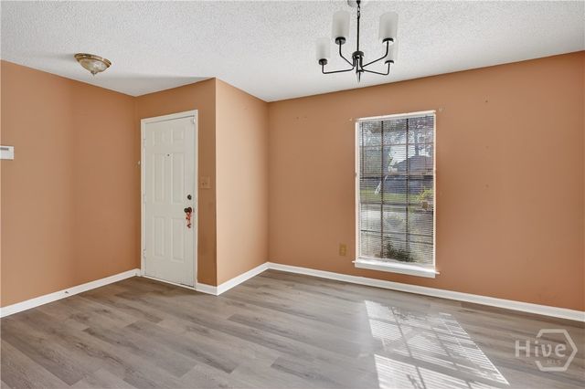 6 N Nicholson Circle, Savannah, GA 31419