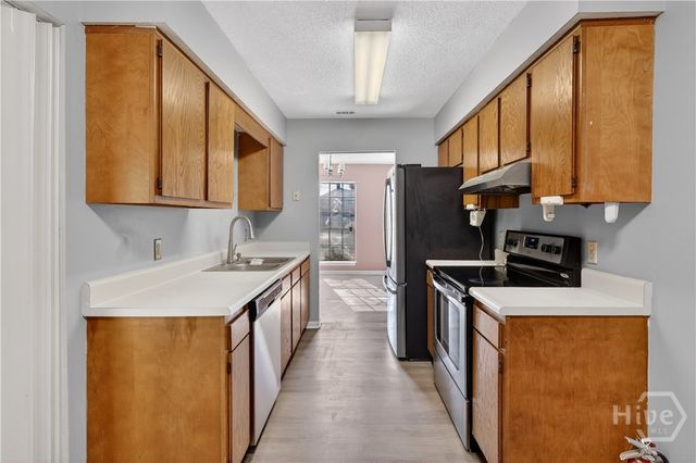 6 N Nicholson Circle, Savannah, GA 31419