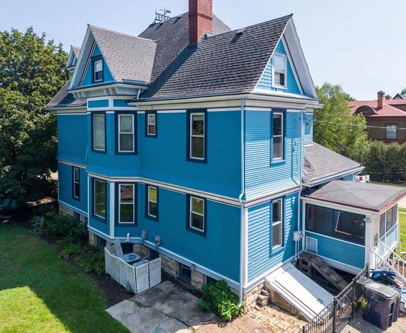 118 Sinclair Street, Janesville, WI 53545