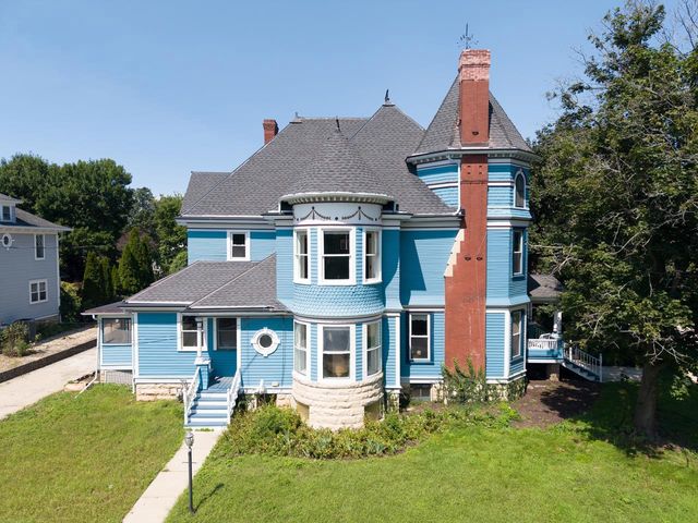 118 Sinclair Street, Janesville, WI 53545