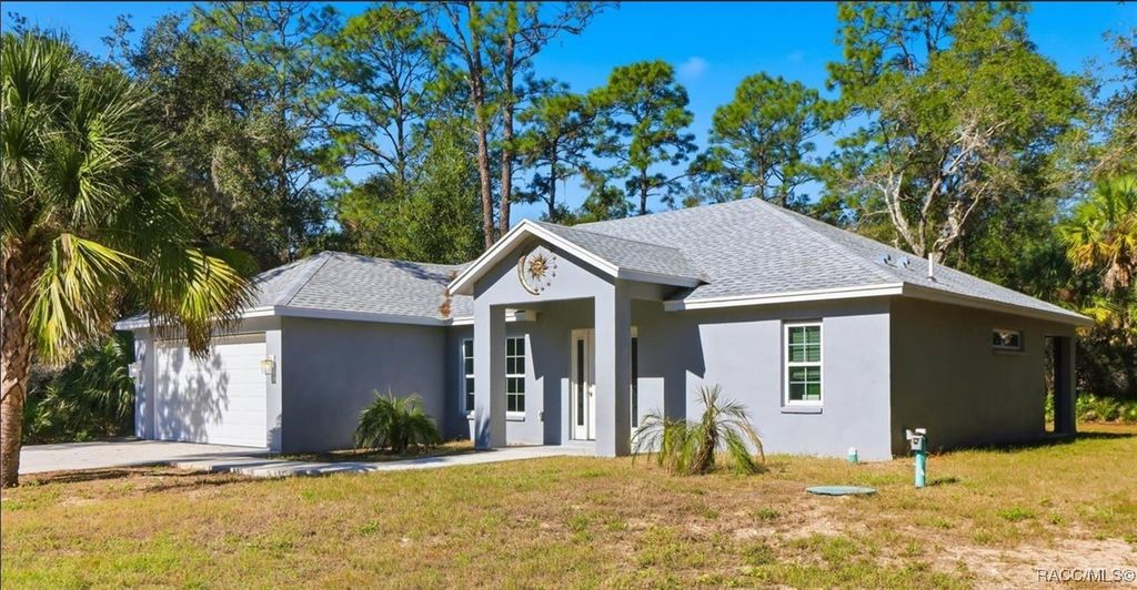 12189 W Bluebell Drive, Crystal River, FL 34428