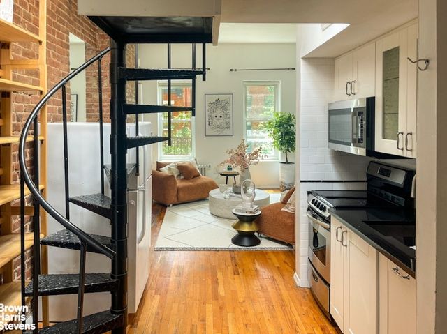 317 E 73RD Street 5FE, New York City, NY 10021