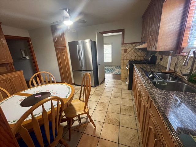 1212 Layton Drive, Baytown, TX 77520