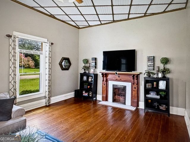 128 College Street NE, Parrott, GA 39877