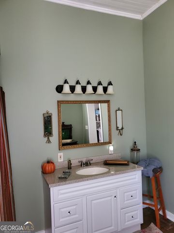 128 College Street NE, Parrott, GA 39877