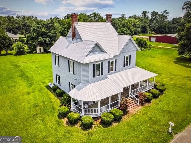 128 College Street NE, Parrott, GA 39877