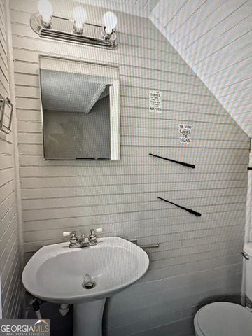 128 College Street NE, Parrott, GA 39877