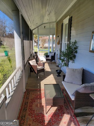 128 College Street NE, Parrott, GA 39877