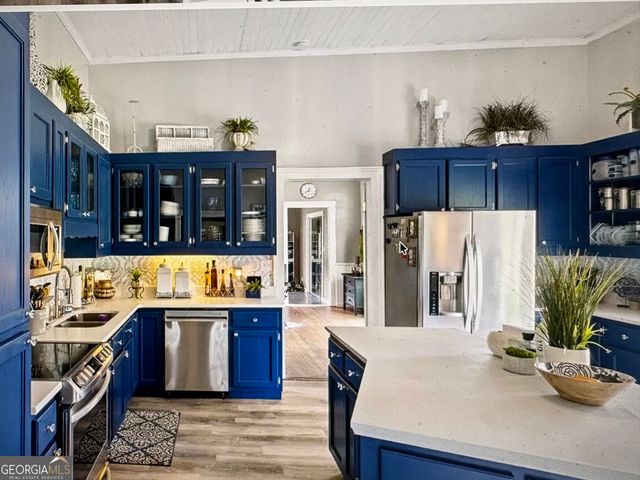 128 College Street NE, Parrott, GA 39877