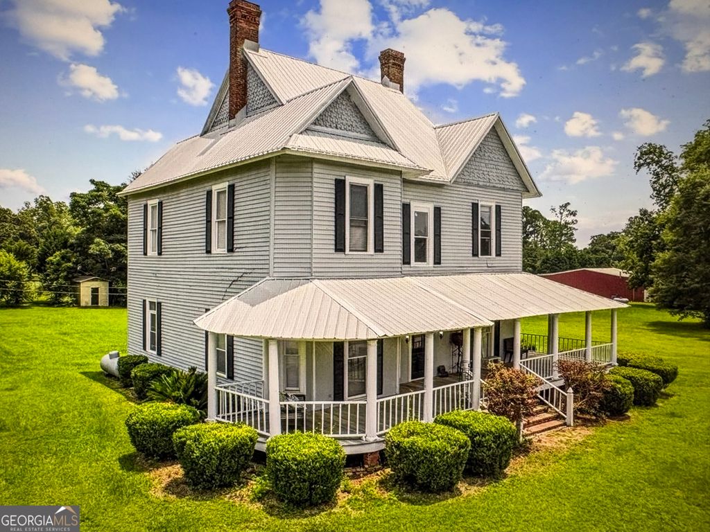 128 College Street NE, Parrott, GA 39877