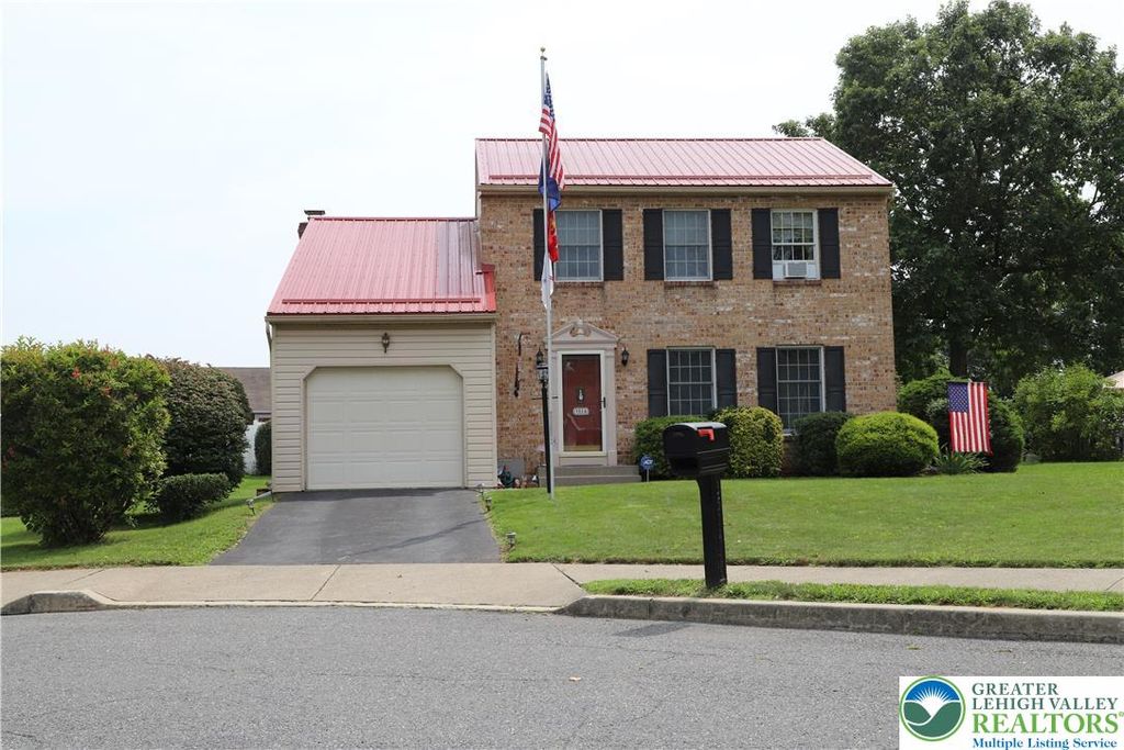 3514 White Oak Circle, Bethlehem City, PA 18017
