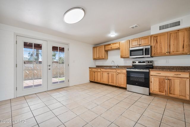 3930 N Pomona Road, Tucson, AZ 85705