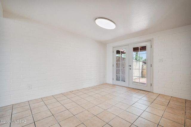 3930 N Pomona Road, Tucson, AZ 85705