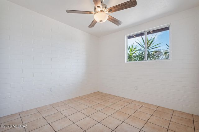 3930 N Pomona Road, Tucson, AZ 85705
