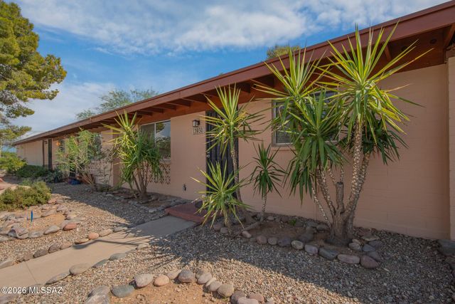 3930 N Pomona Road, Tucson, AZ 85705