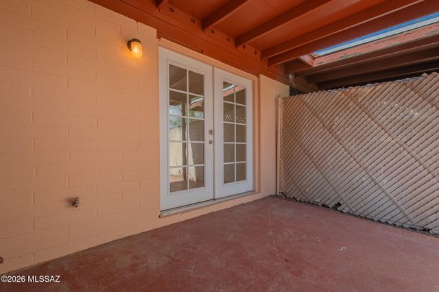 3930 N Pomona Road, Tucson, AZ 85705