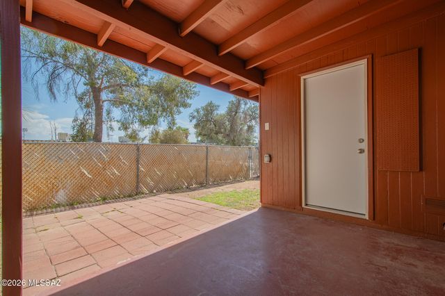 3930 N Pomona Road, Tucson, AZ 85705