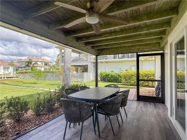 1353 Pelican AVE, Naples, FL 34102