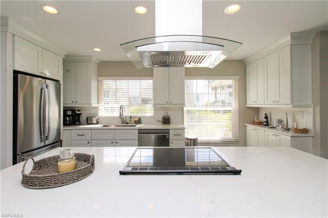 1353 Pelican AVE, Naples, FL 34102