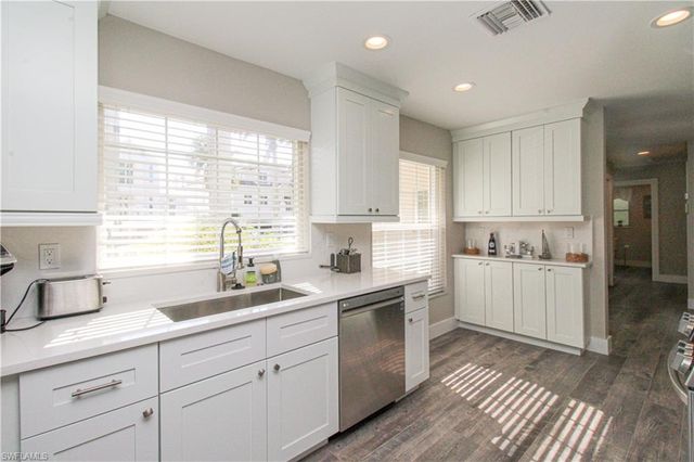 1353 Pelican AVE, Naples, FL 34102