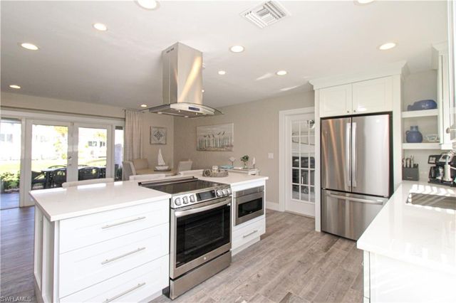 1353 Pelican AVE, Naples, FL 34102