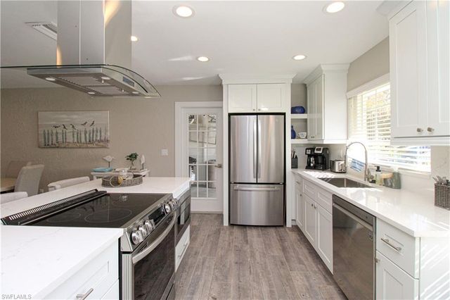 1353 Pelican AVE, Naples, FL 34102