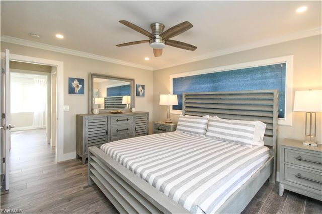 1353 Pelican AVE, Naples, FL 34102