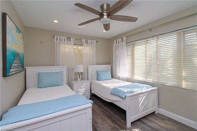 1353 Pelican AVE, Naples, FL 34102